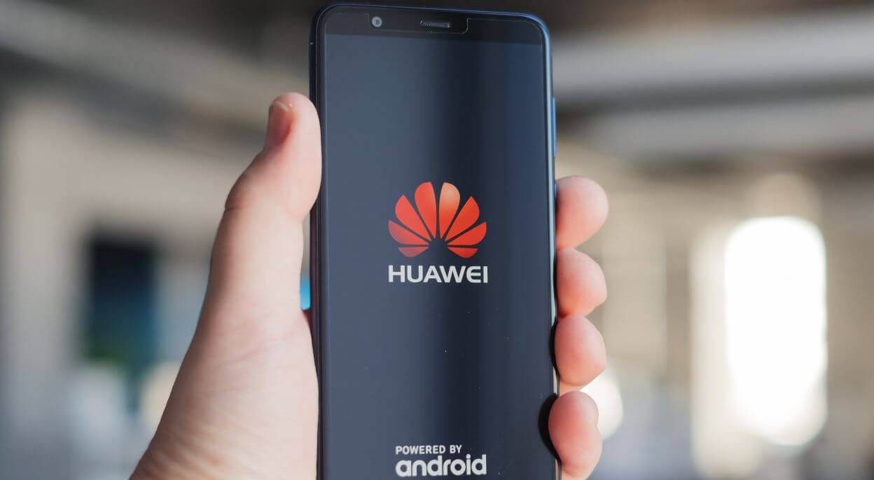 Huawei Phones Will Not Have Facebook App Pre-Installs Now